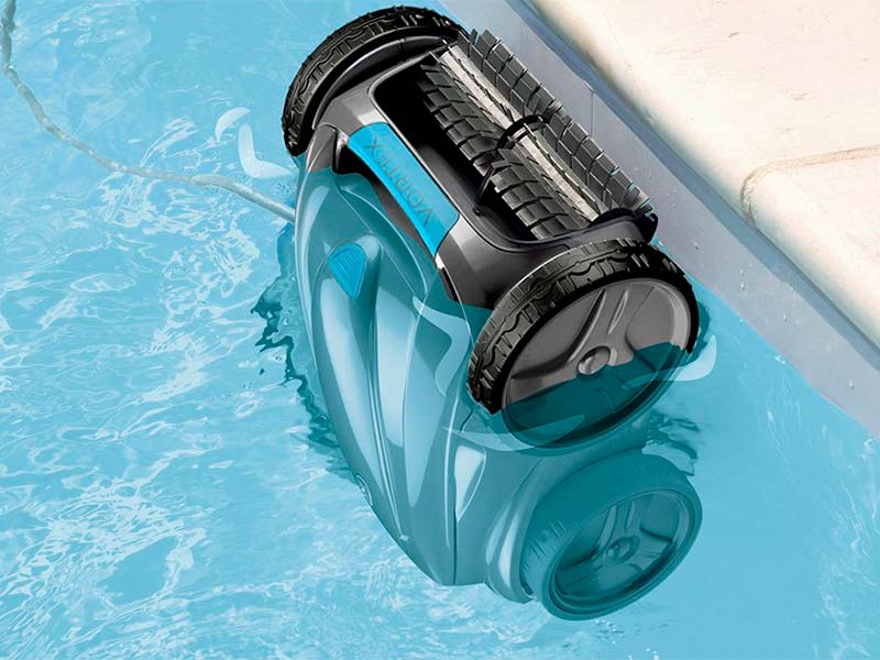 Elige el limpiafondos adecuado para tu piscina