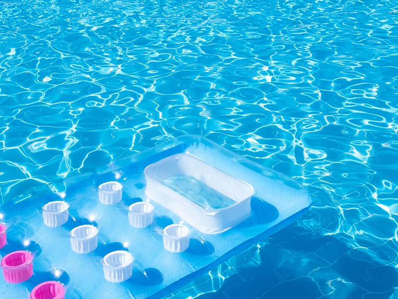 Qué es y para qué sirve el alguicida para piscinas