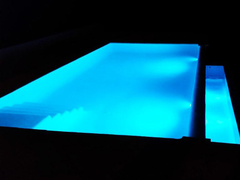 Iluminación de piscinas